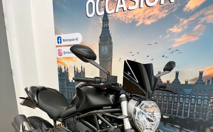 DUCATI MONSTER 821 4