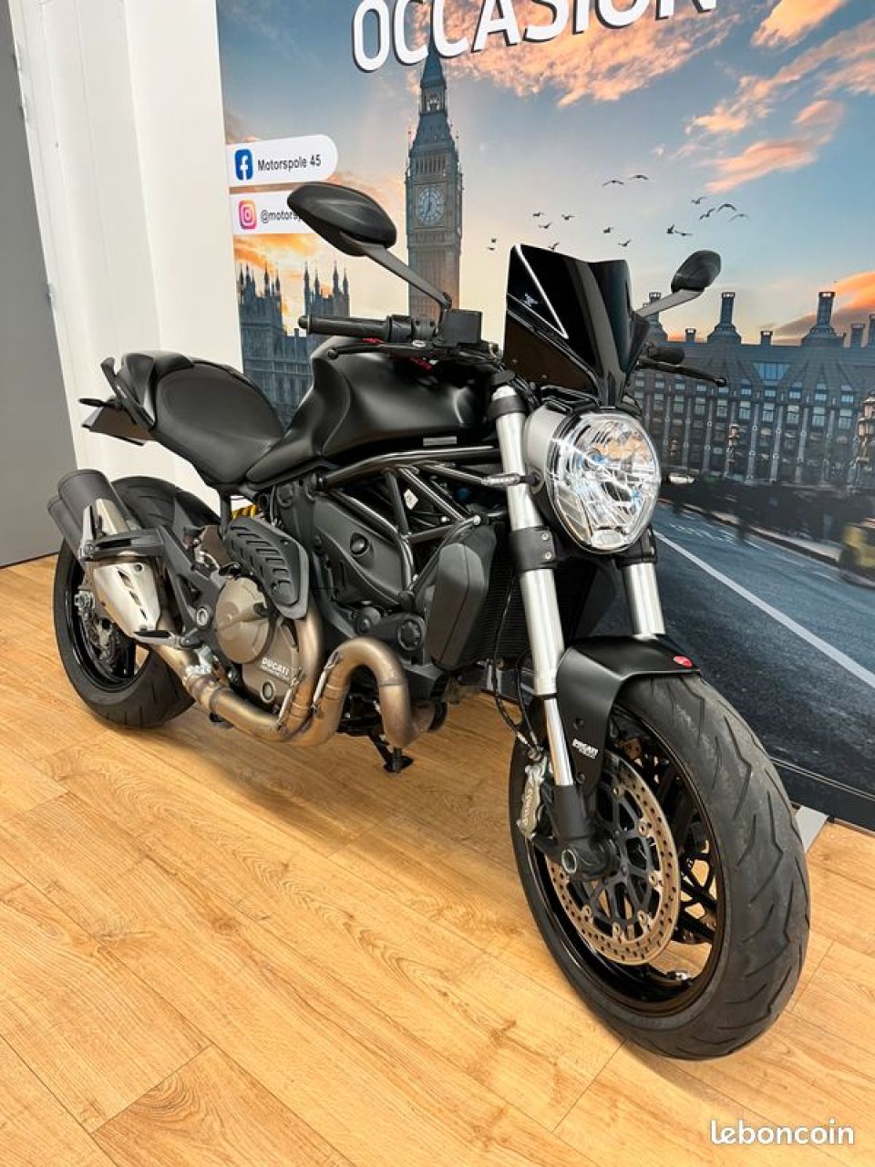 DUCATI MONSTER 821 8