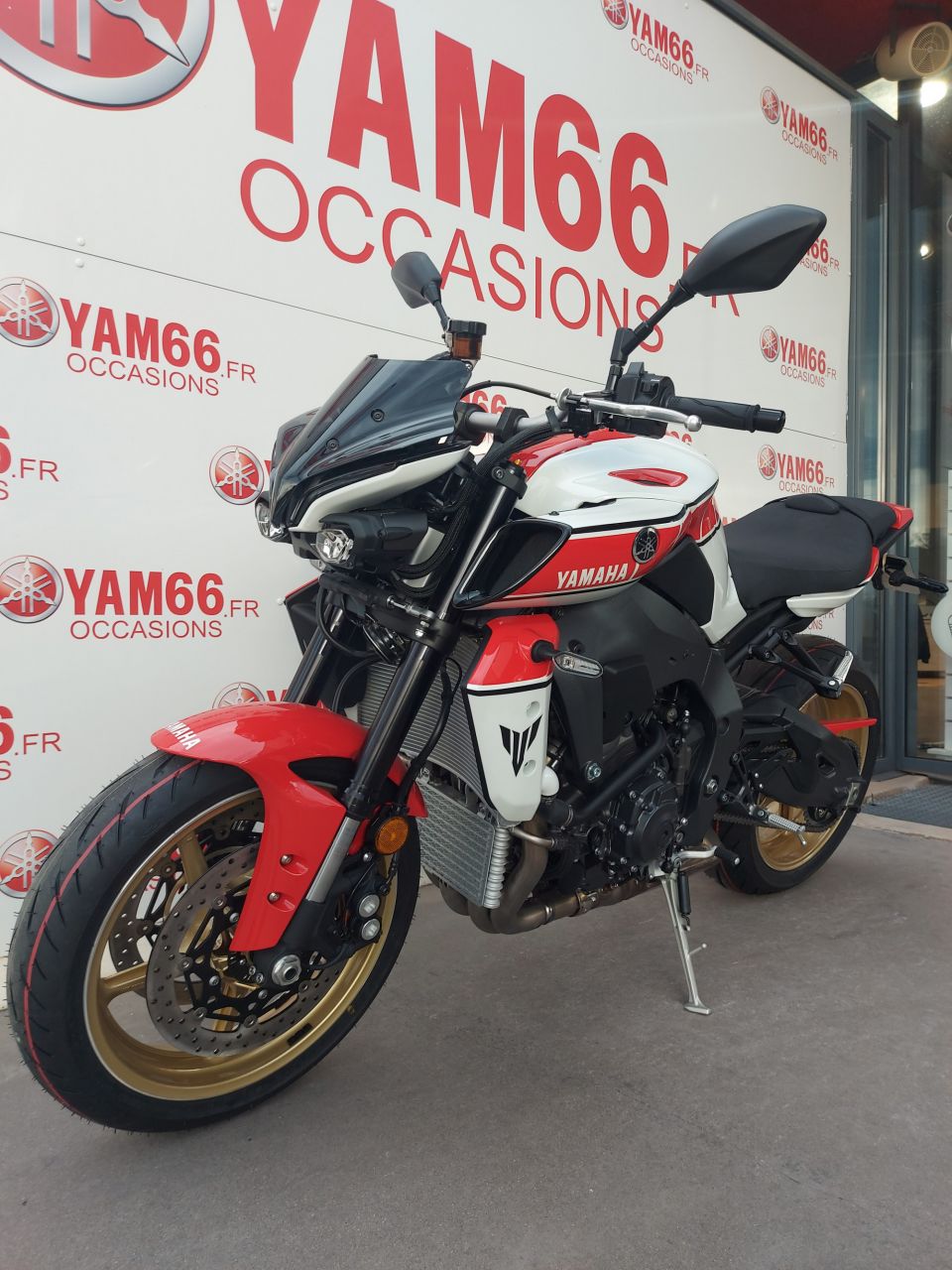 YAMAHA MT-10 6