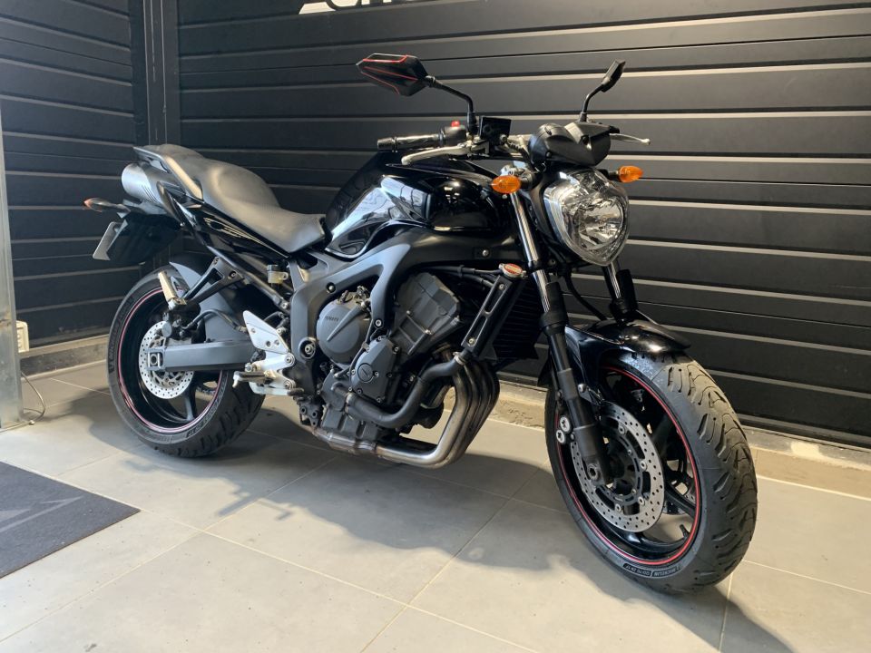 YAMAHA FZ6 600 FAZER 16