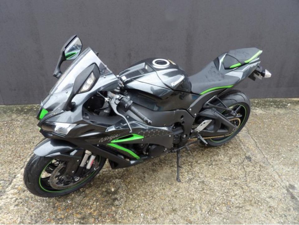 KAWASAKI ZX-10R 4
