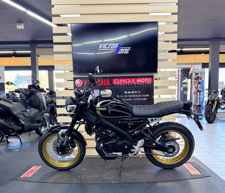 YAMAHA XSR 125 Legacy 2