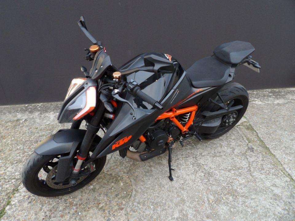 KTM 1290 SUPER DUKE R 4