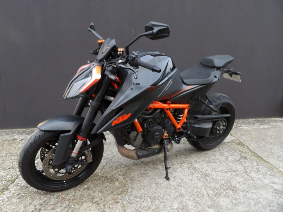 KTM 1290 SUPER DUKE R 6
