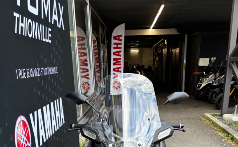YAMAHA XMAX 125 TECH MAX + 6