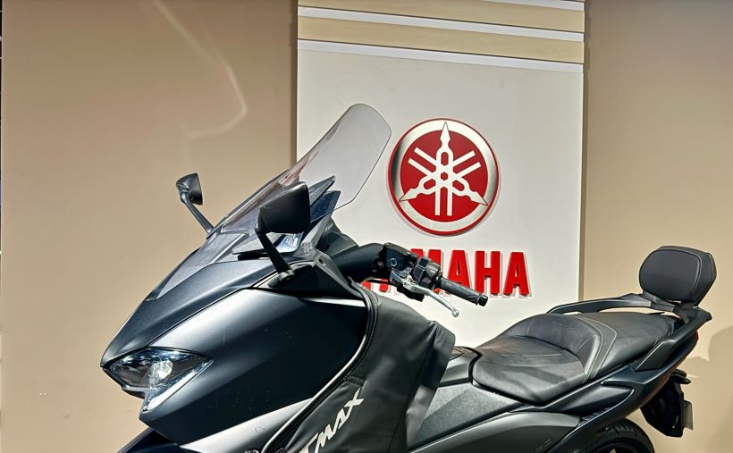 YAMAHA XP T-MAX 560 2