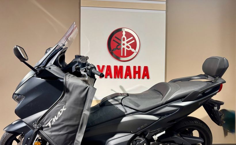 YAMAHA XP T-MAX 560 3