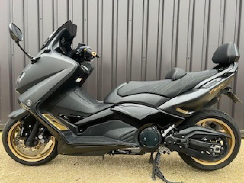 YAMAHA XP T-MAX 530 ABS BLACK MAX 2