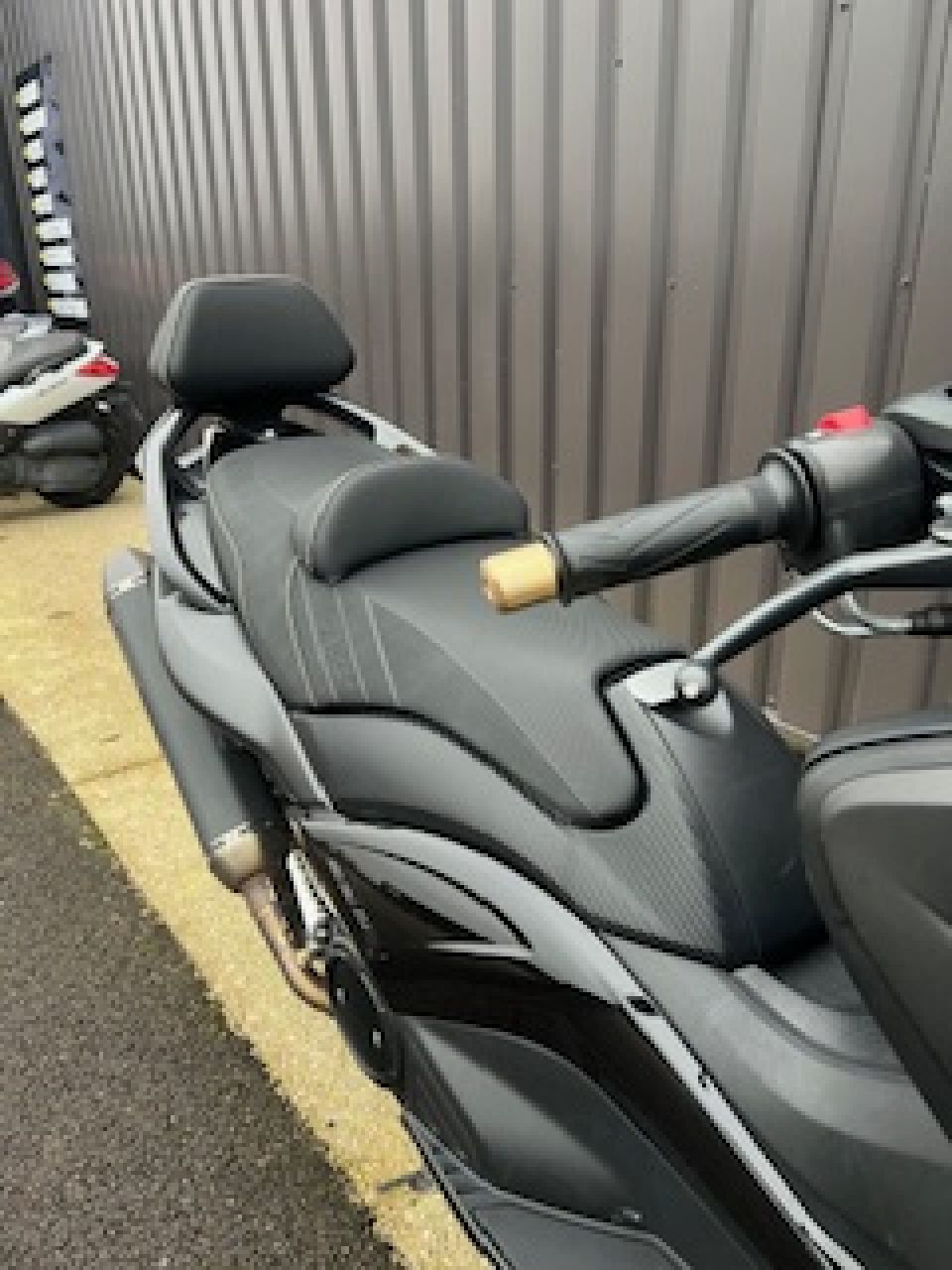 YAMAHA XP T-MAX 530 ABS BLACK MAX 4