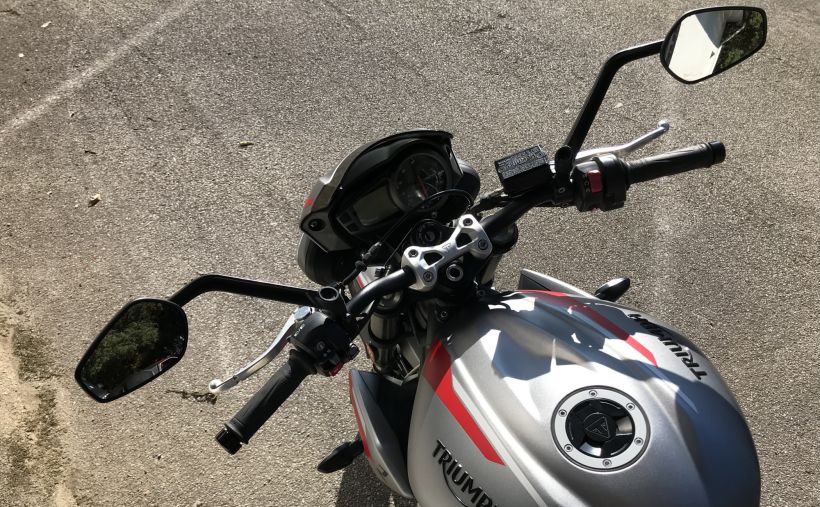 TRIUMPH STREET TRIPLE 675 R 12