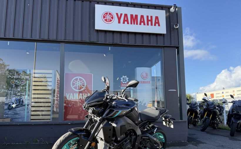 YAMAHA MT-10 2