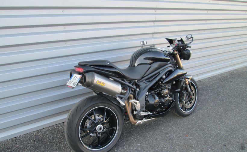 TRIUMPH SPEED TRIPLE 1050 2