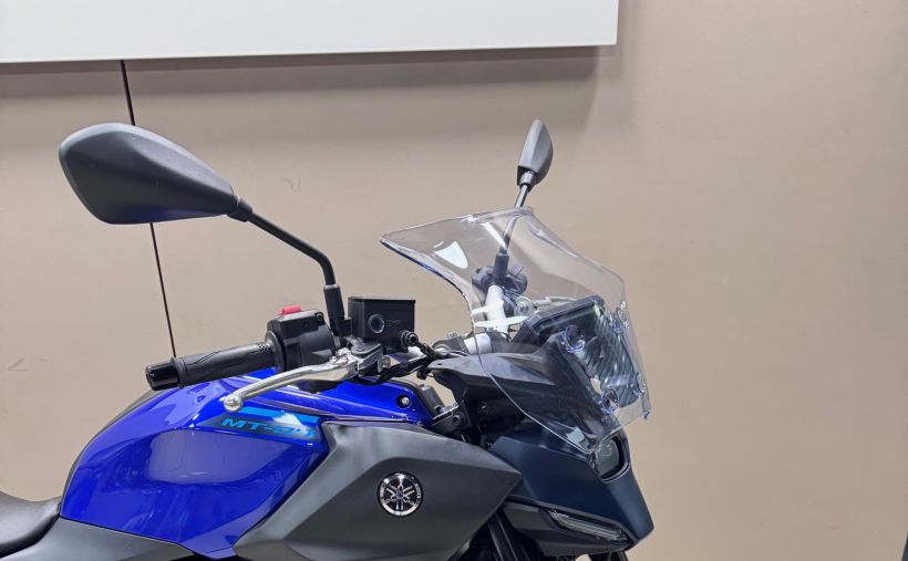 YAMAHA MT-07 4