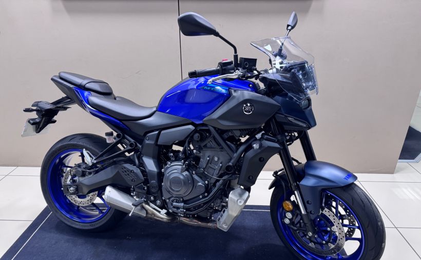 YAMAHA MT-07 8