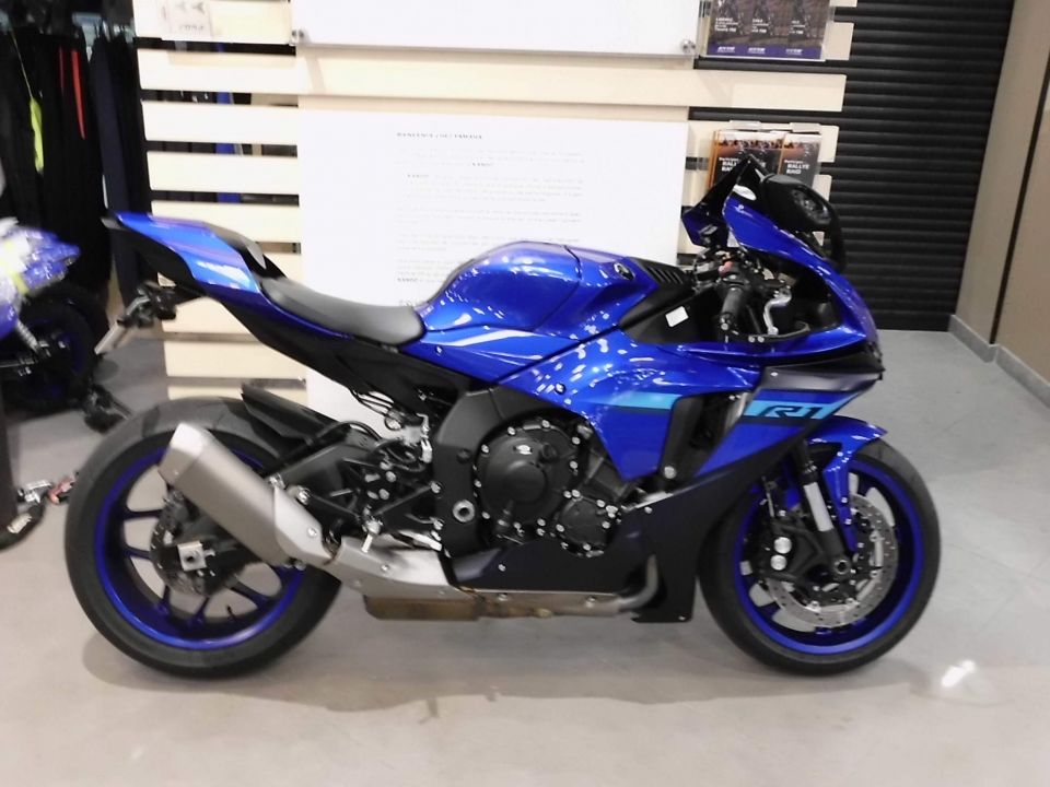 YAMAHA YZF 1000 R1 0