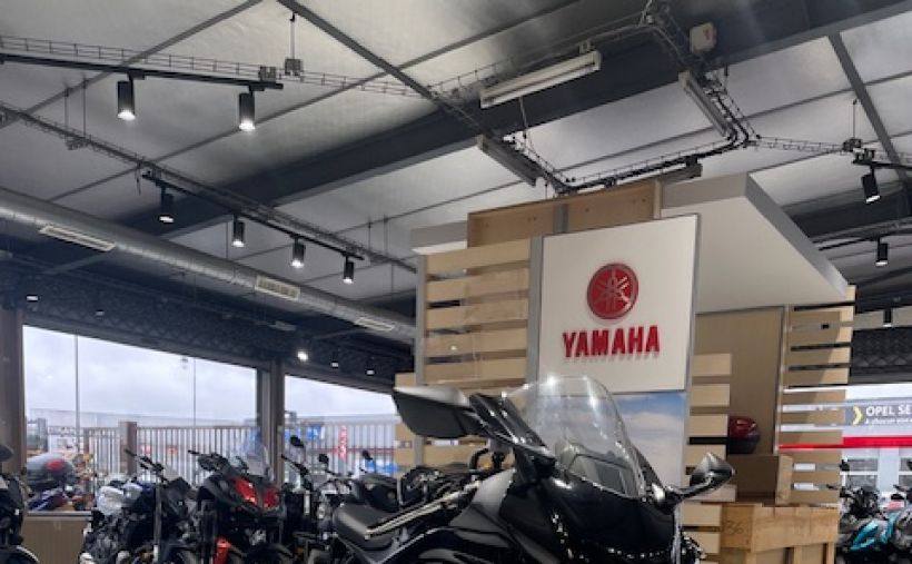 YAMAHA YZF-R7 35KW 1