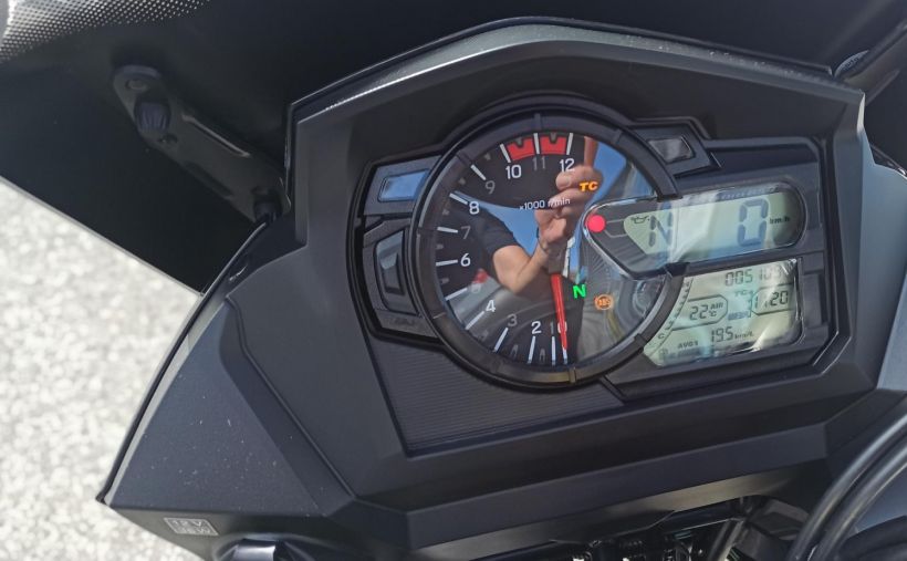 SUZUKI DL V-Strom 650 40