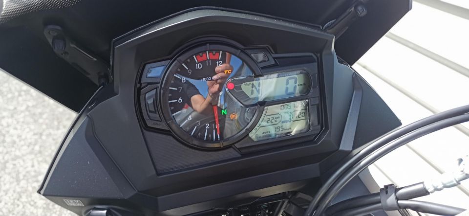 SUZUKI DL V-Strom 650 40