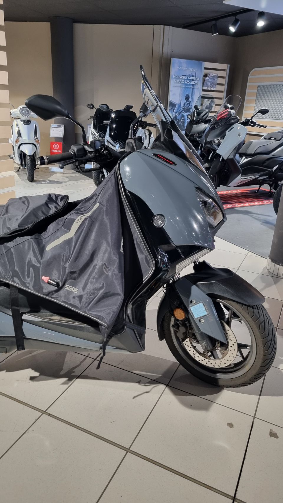 YAMAHA XMAX 125 TECH MAX 1