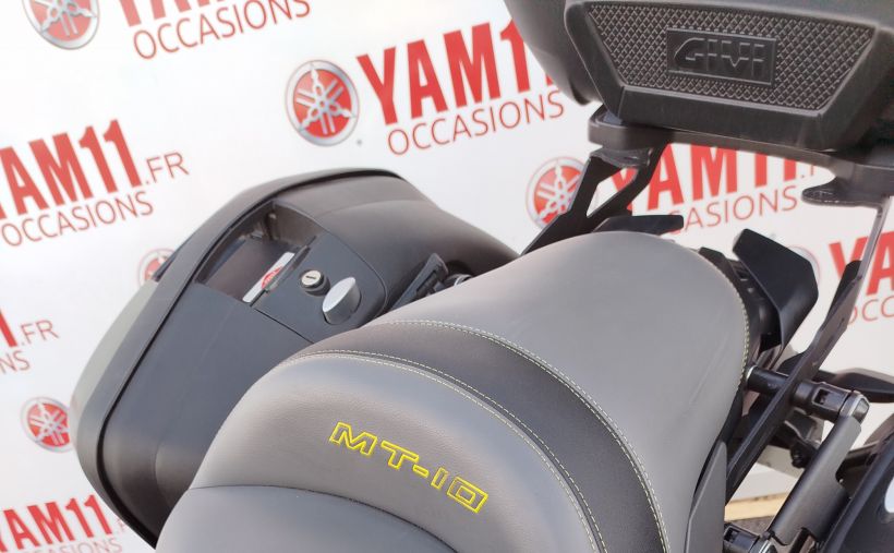 YAMAHA MT-10 5