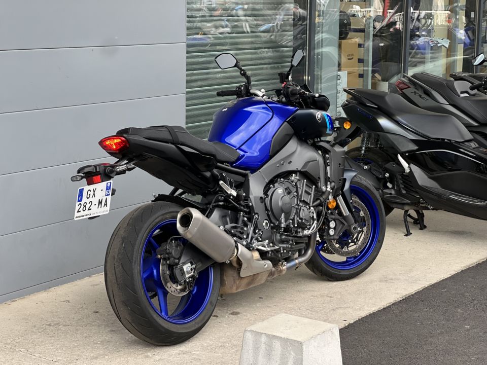 YAMAHA MT-10 2