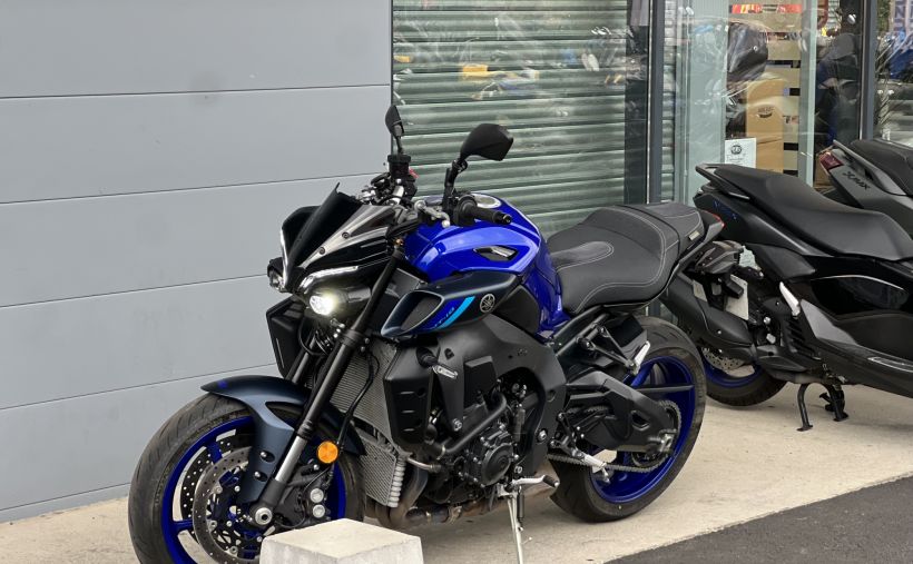 YAMAHA MT-10 4