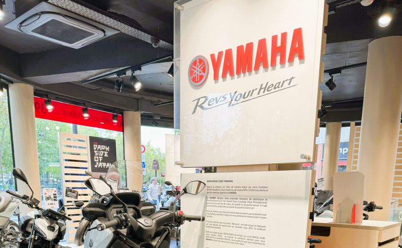 YAMAHA XMAX 300 TECH MAX + 5