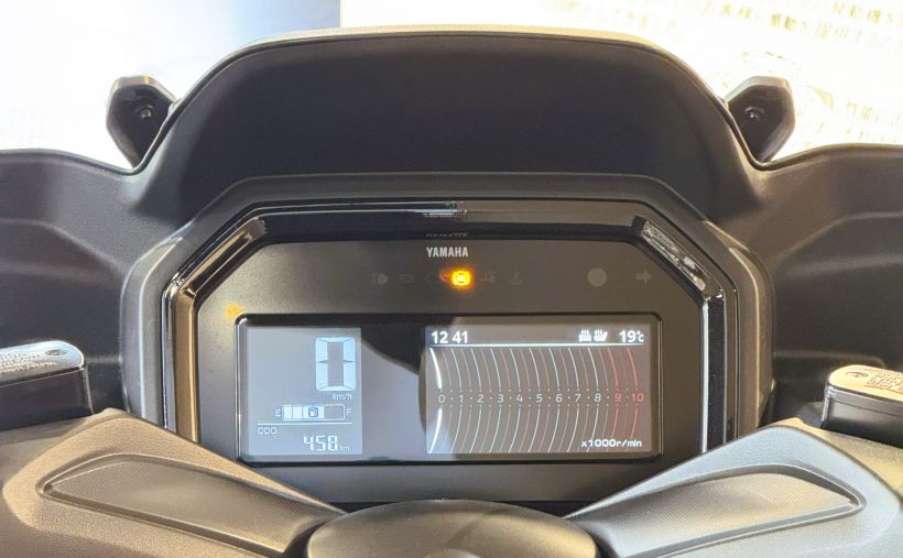 YAMAHA XMAX 300 TECH MAX + 7