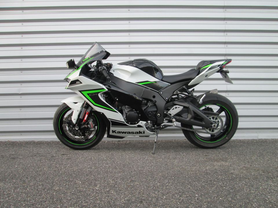 KAWASAKI ZX-10R 24