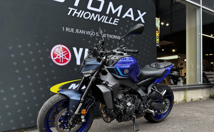 YAMAHA MT-09 3