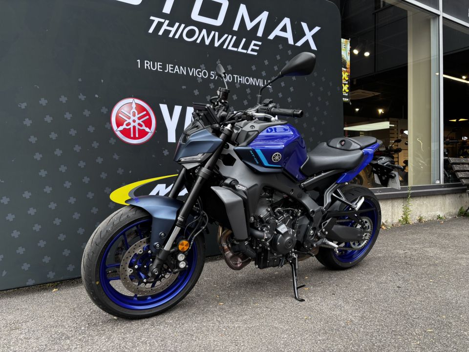YAMAHA MT-09 3