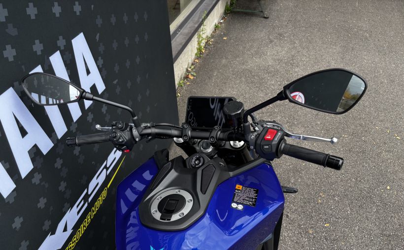 YAMAHA MT-09 6
