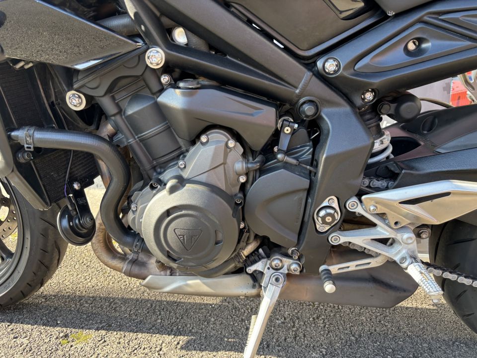 TRIUMPH STREET TRIPLE 765 S  2