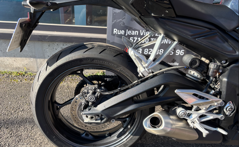 TRIUMPH STREET TRIPLE 765 S  3