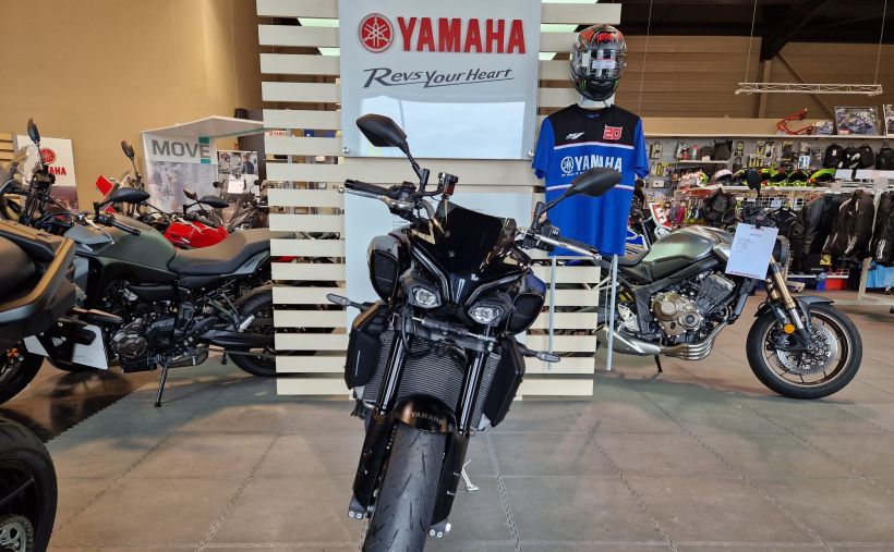 YAMAHA MT-10 2