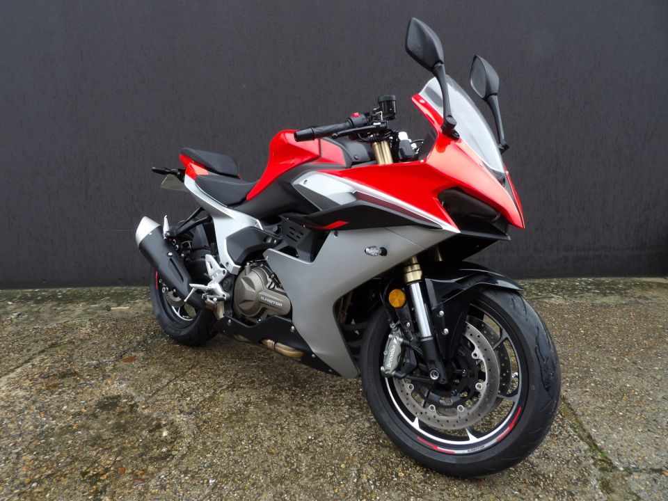 QJ MOTOR SRK 600 RS 2