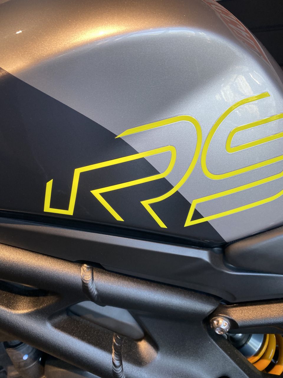 TRIUMPH SPEED TRIPLE 1200 RS 1