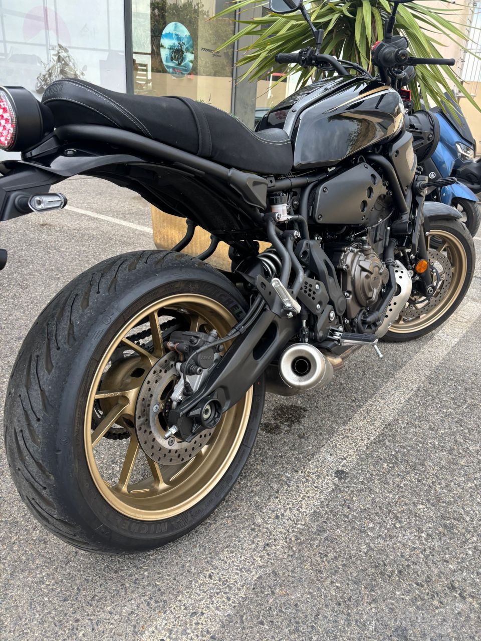 YAMAHA XSR 700 2