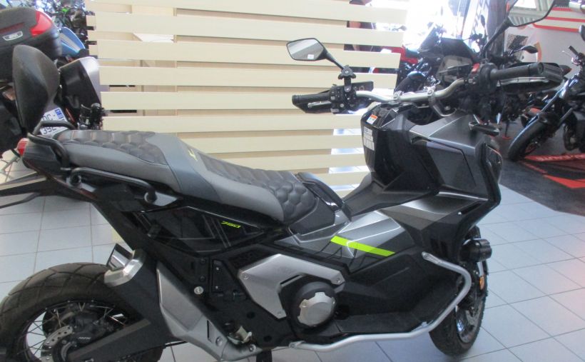 HONDA X-ADV 10