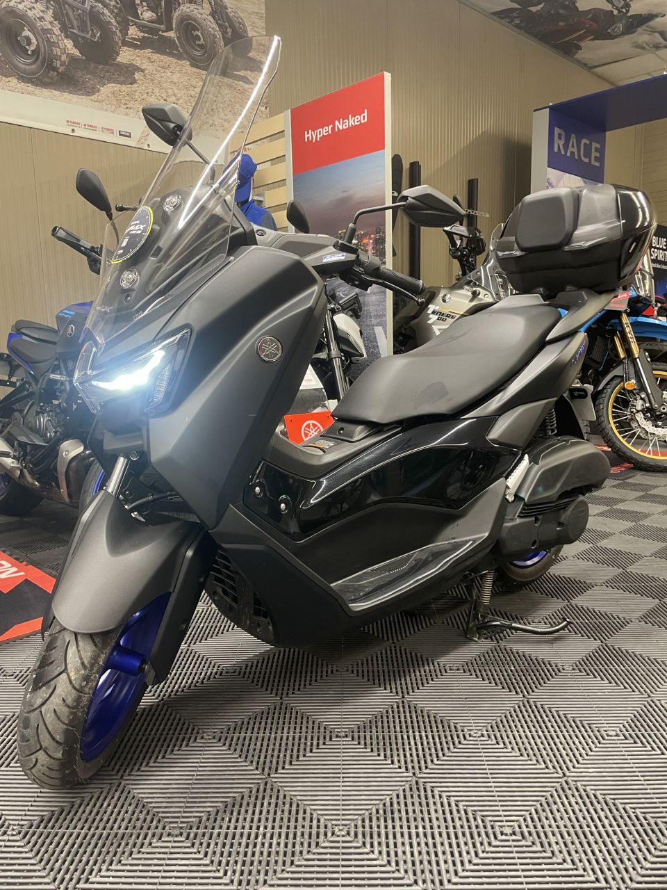 YAMAHA NMAX 125 4