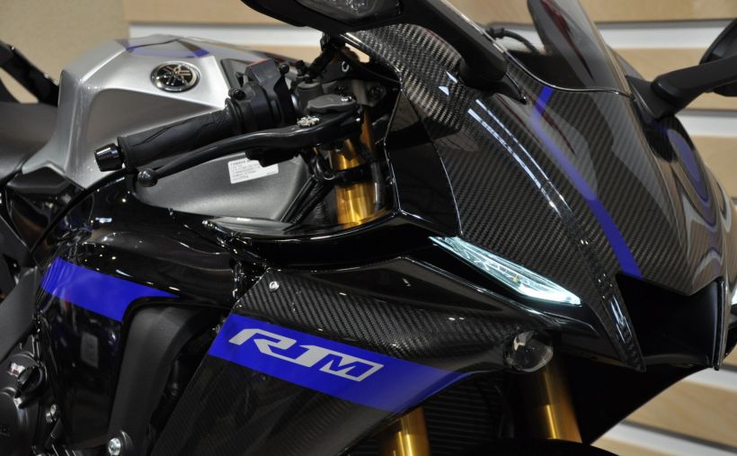 YAMAHA YZF 1000 R1 M 4