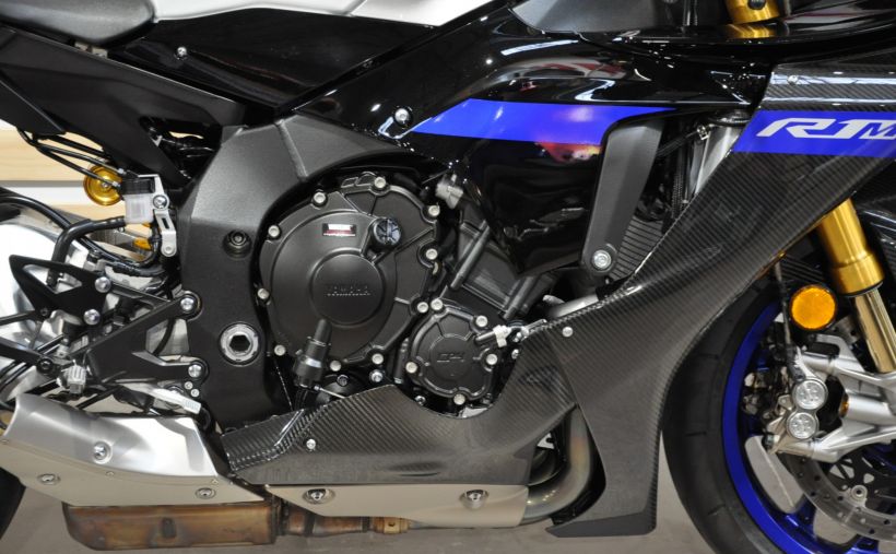 YAMAHA YZF 1000 R1 M 8