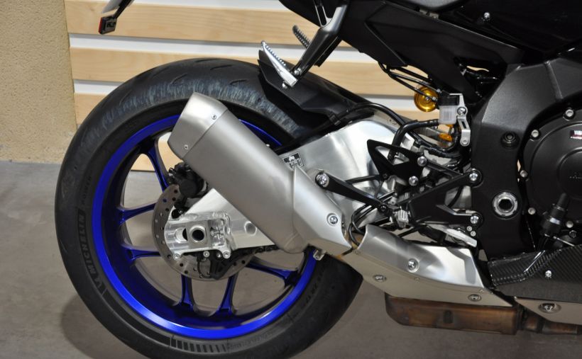 YAMAHA YZF 1000 R1 M 10