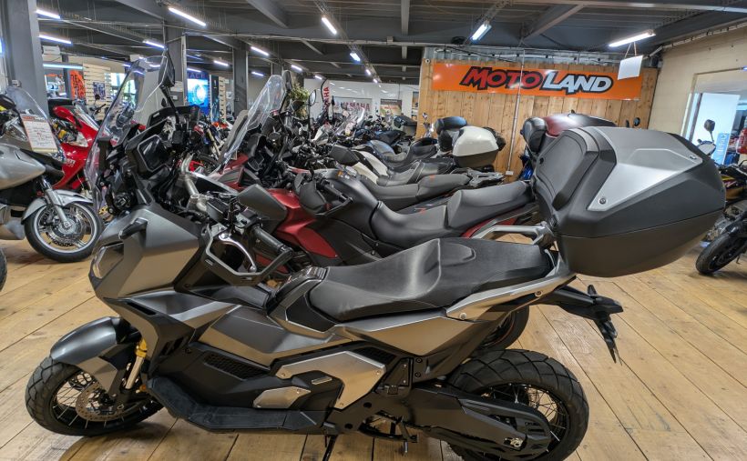 HONDA X-ADV 4