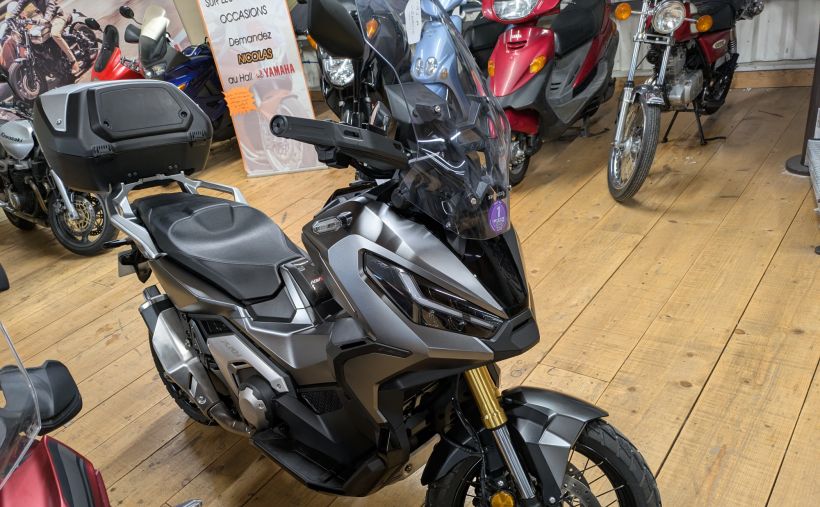 HONDA X-ADV 8