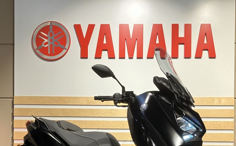 YAMAHA XMAX 300 Tech Max 0
