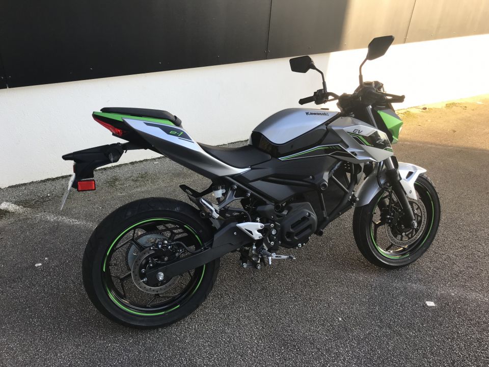 KAWASAKI Z e-1 8