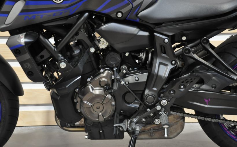 YAMAHA MT-07 (47.5CV) 9