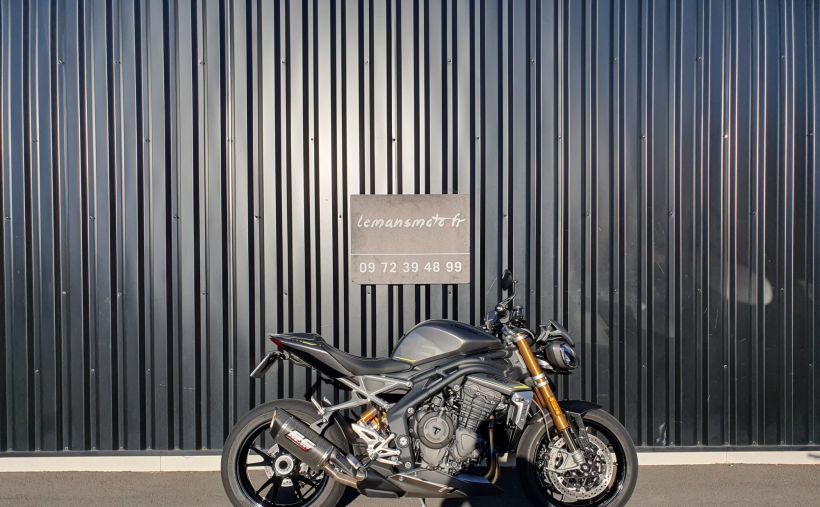 TRIUMPH SPEED TRIPLE 1200 RS 0
