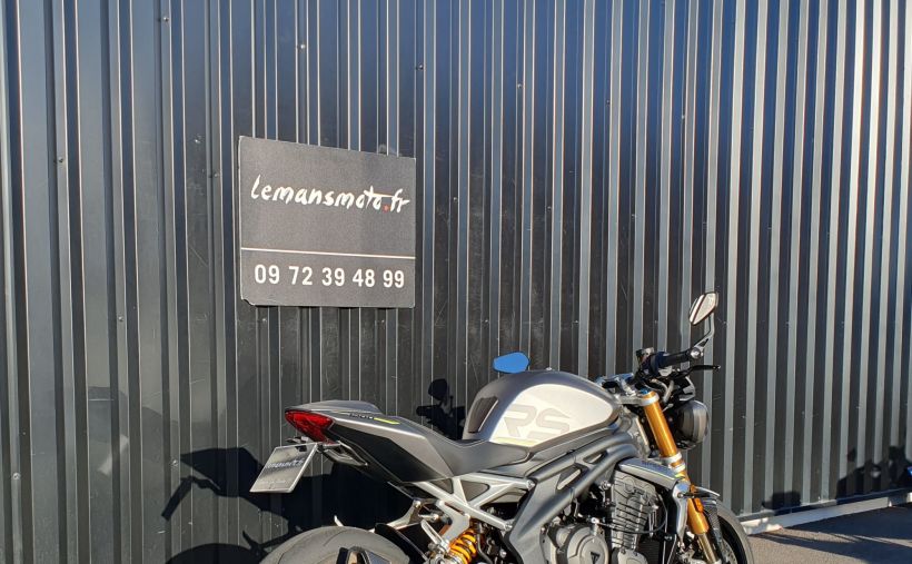 TRIUMPH SPEED TRIPLE 1200 RS 10